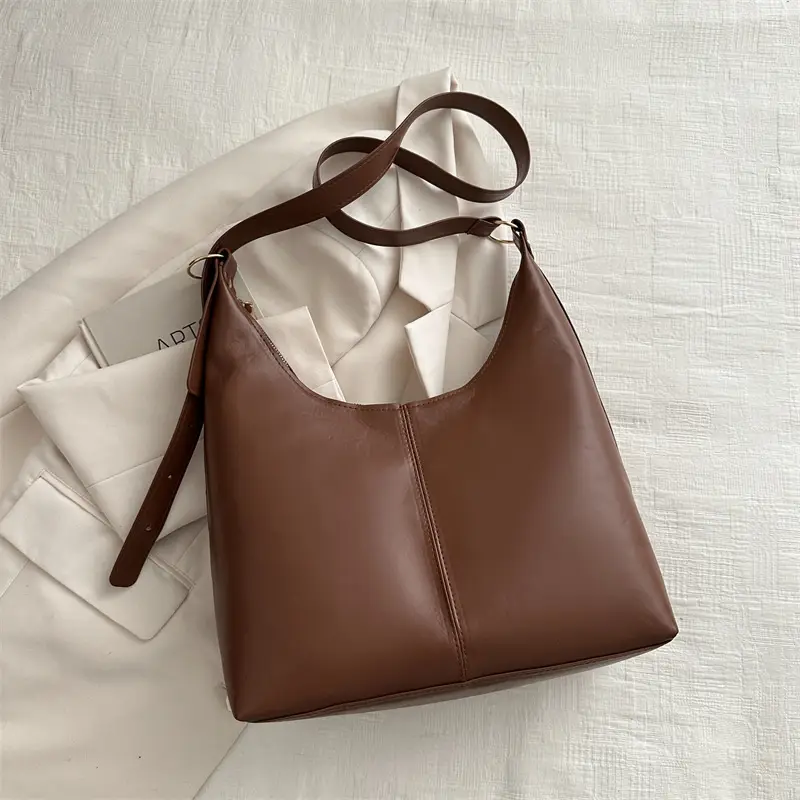 Vintage Red Leather Shoulder Bag for Women 2024 - Image 3