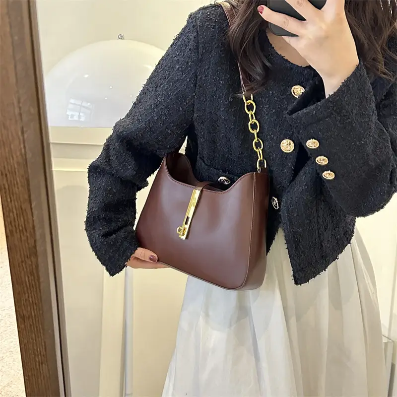 Women's Retro Crossbody Bag Brown Gold Chain