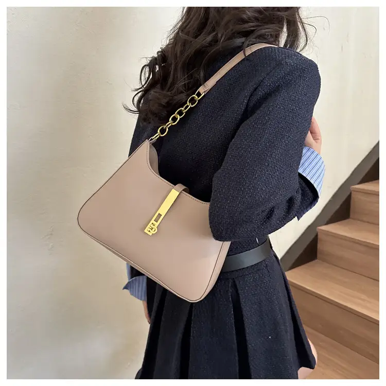 Women's Retro Crossbody Bag Brown Gold Chain — feature 11