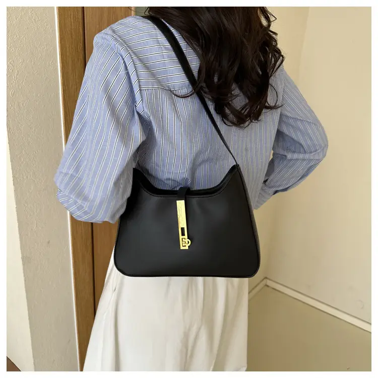 Women's Retro Crossbody Bag Brown Gold Chain — feature 13