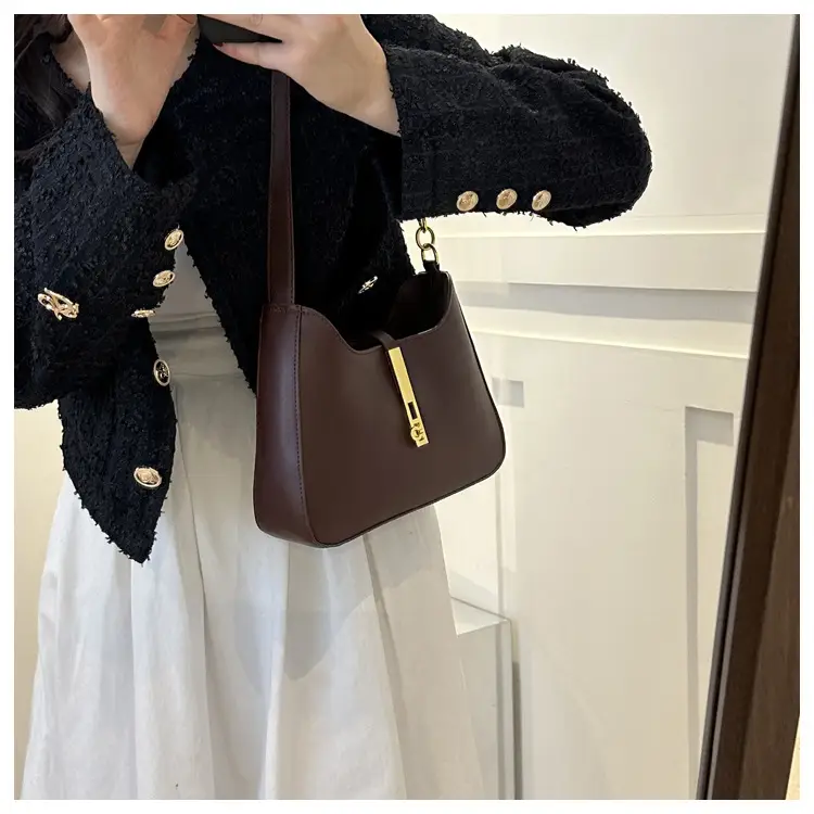 Women's Retro Crossbody Bag Brown Gold Chain — feature 18