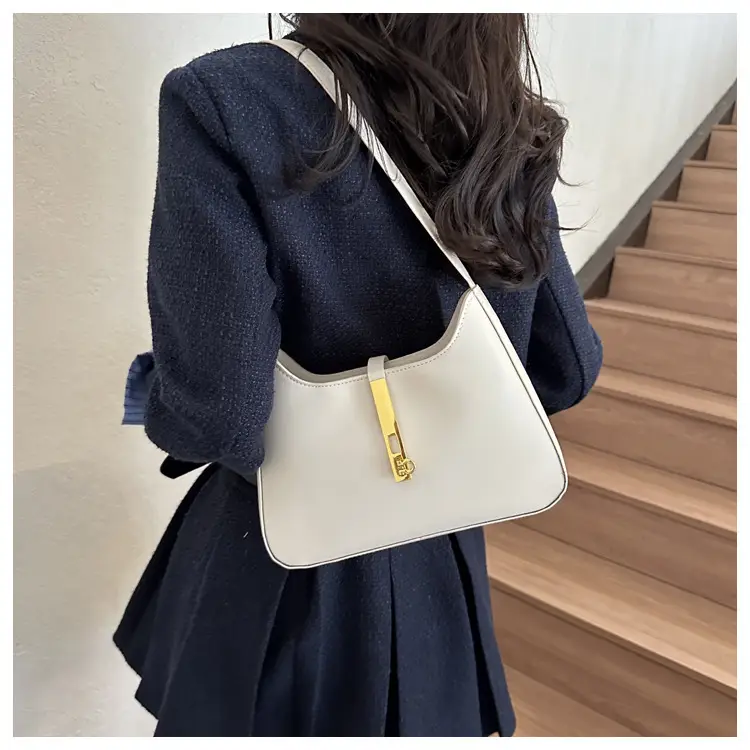 Women's Retro Crossbody Bag Brown Gold Chain — feature 9