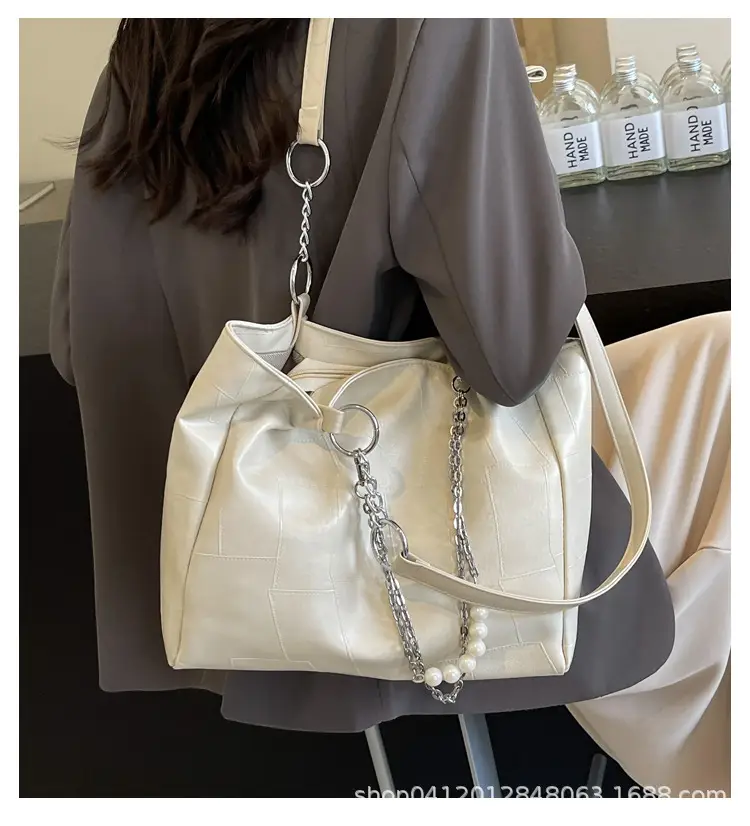 Women's Large Capacity Chain Pearl Tote Bag Cream — feature 1