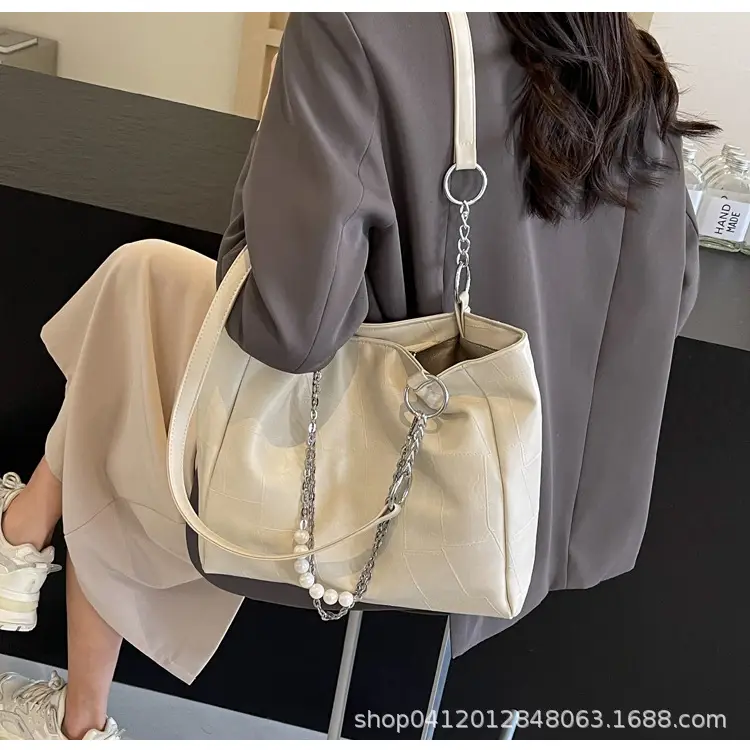 Women's Large Capacity Chain Pearl Tote Bag Cream — feature 19