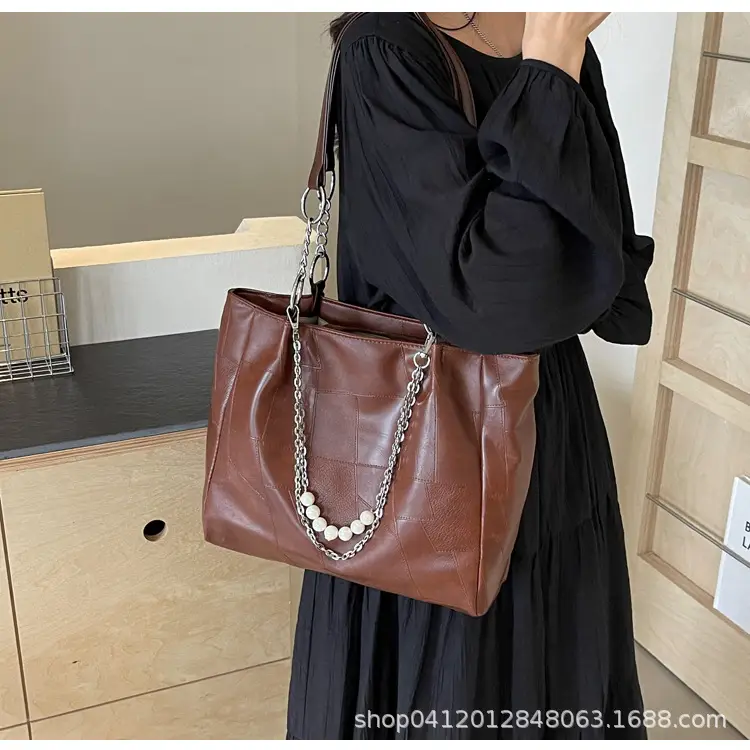 Women's Large Capacity Chain Pearl Tote Bag Cream — feature 20