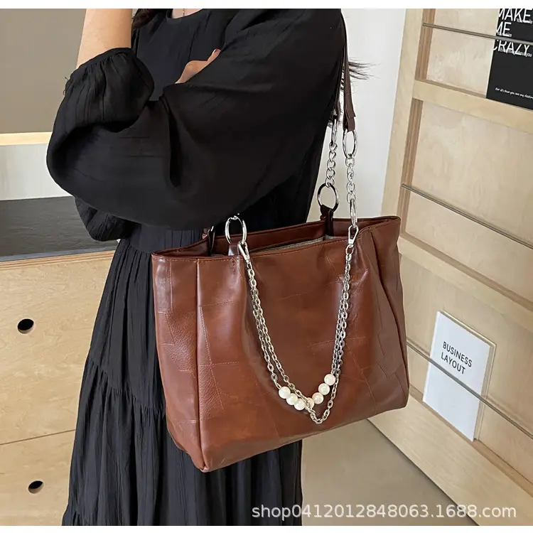 Women's Large Capacity Chain Pearl Tote Bag Cream — feature 21