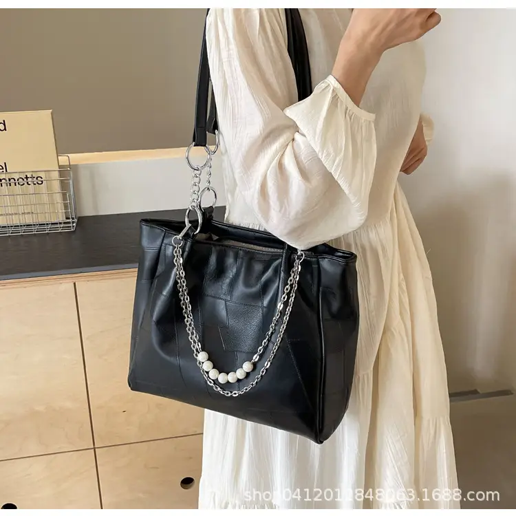Women's Large Capacity Chain Pearl Tote Bag Cream — feature 23