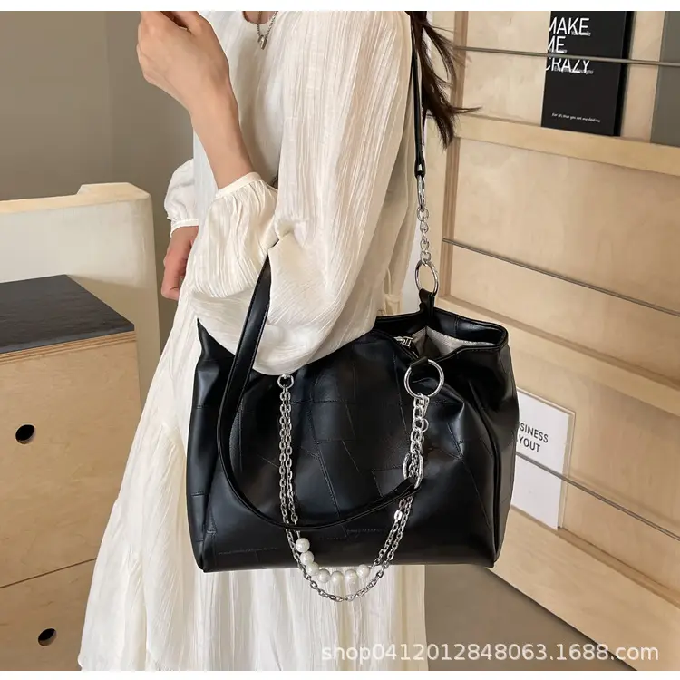 Women's Large Capacity Chain Pearl Tote Bag Cream — feature 25