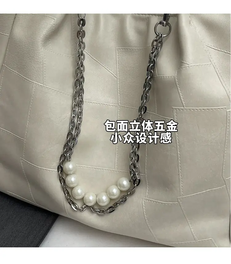 Women's Large Capacity Chain Pearl Tote Bag Cream — feature 3