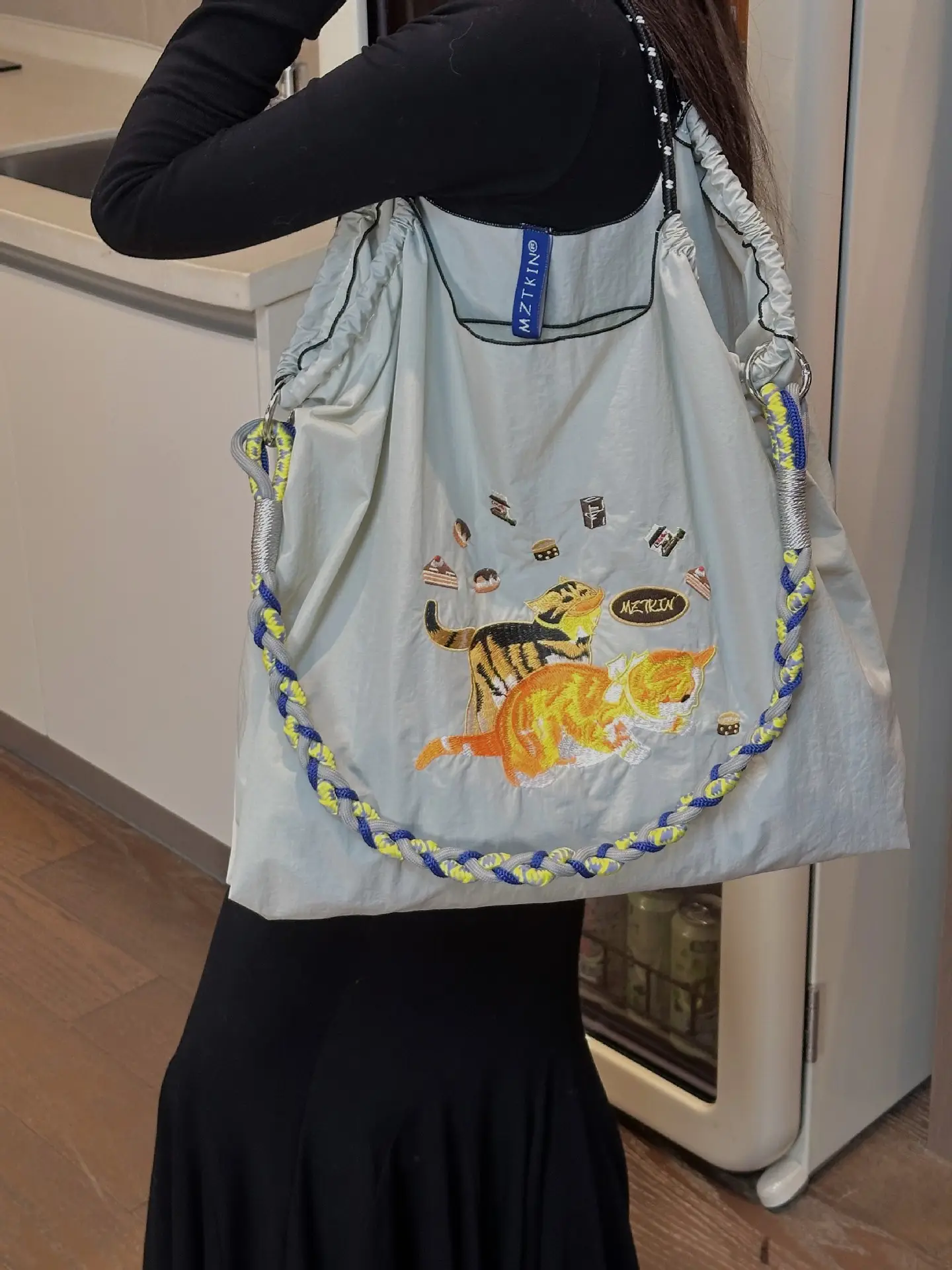 2024 Canvas Shoulder Bag for Girls Large Capacity Office Style — feature 9