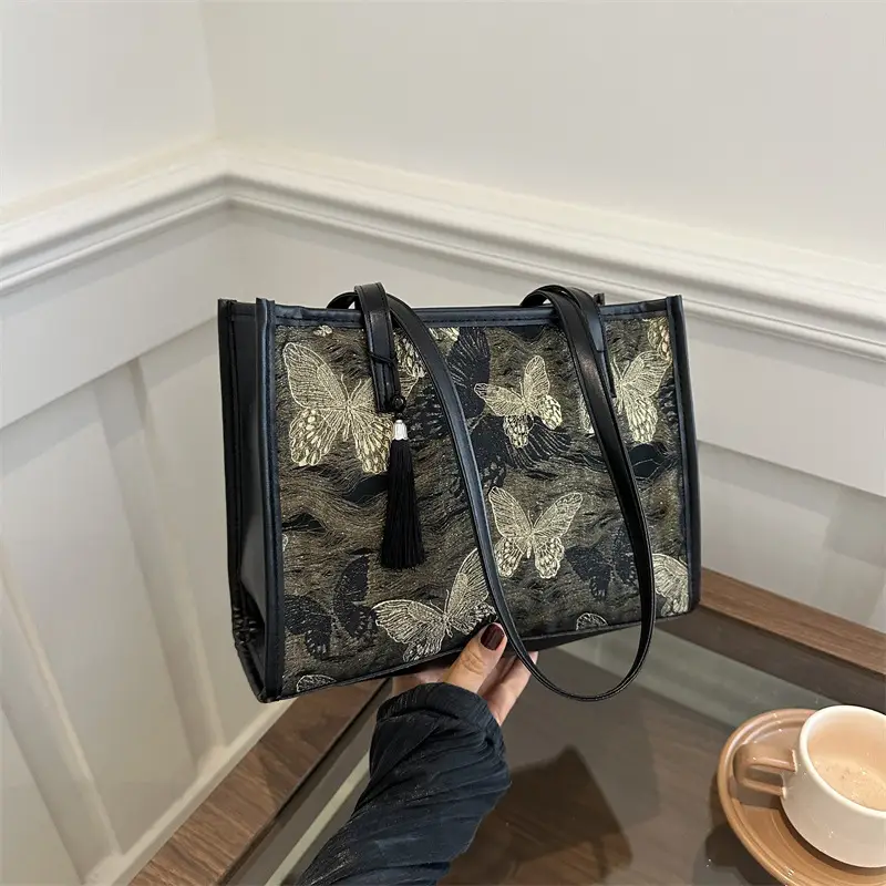 Women's Embroidered Flower Shoulder Bag Large Capacity Black - Image 4