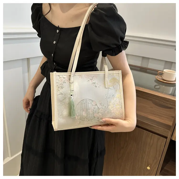 Women's Embroidered Flower Shoulder Bag Large Capacity Black — feature 11