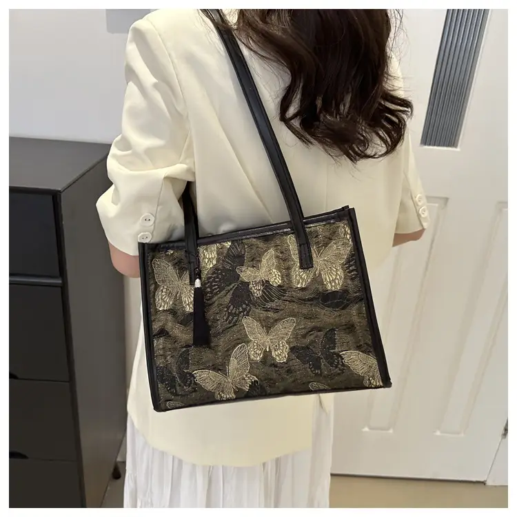 Women's Embroidered Flower Shoulder Bag Large Capacity Black — feature 16