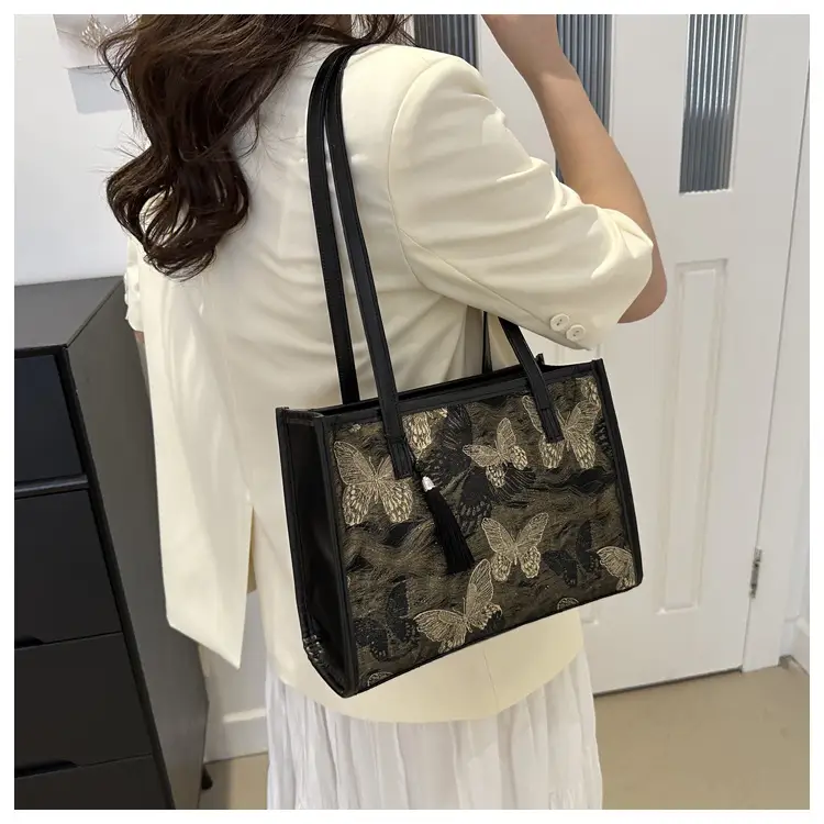 Women's Embroidered Flower Shoulder Bag Large Capacity Black — feature 18
