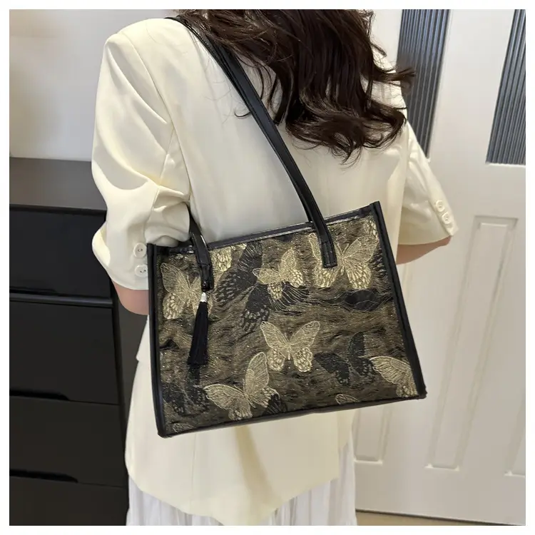 Women's Embroidered Flower Shoulder Bag Large Capacity Black — feature 19
