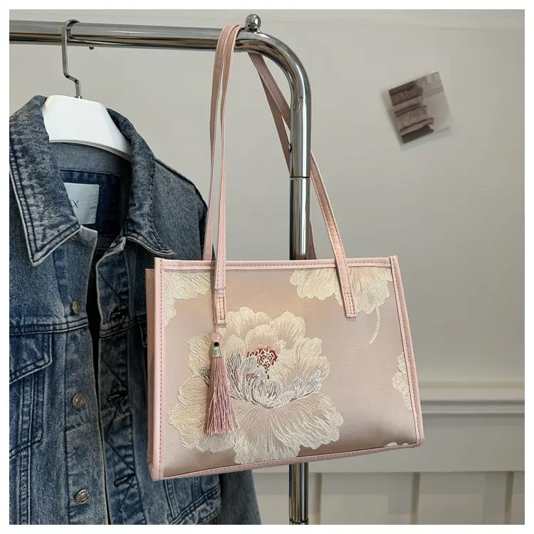 Women's Embroidered Flower Shoulder Bag Large Capacity Black — feature 22