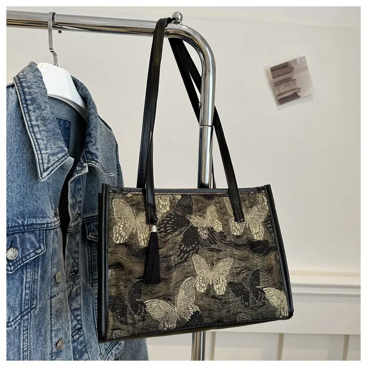 Women's Embroidered Flower Shoulder Bag Large Capacity Black — feature 23