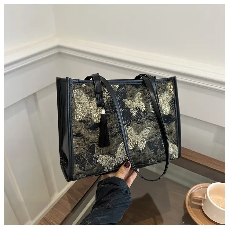Women's Embroidered Flower Shoulder Bag Large Capacity Black — feature 24