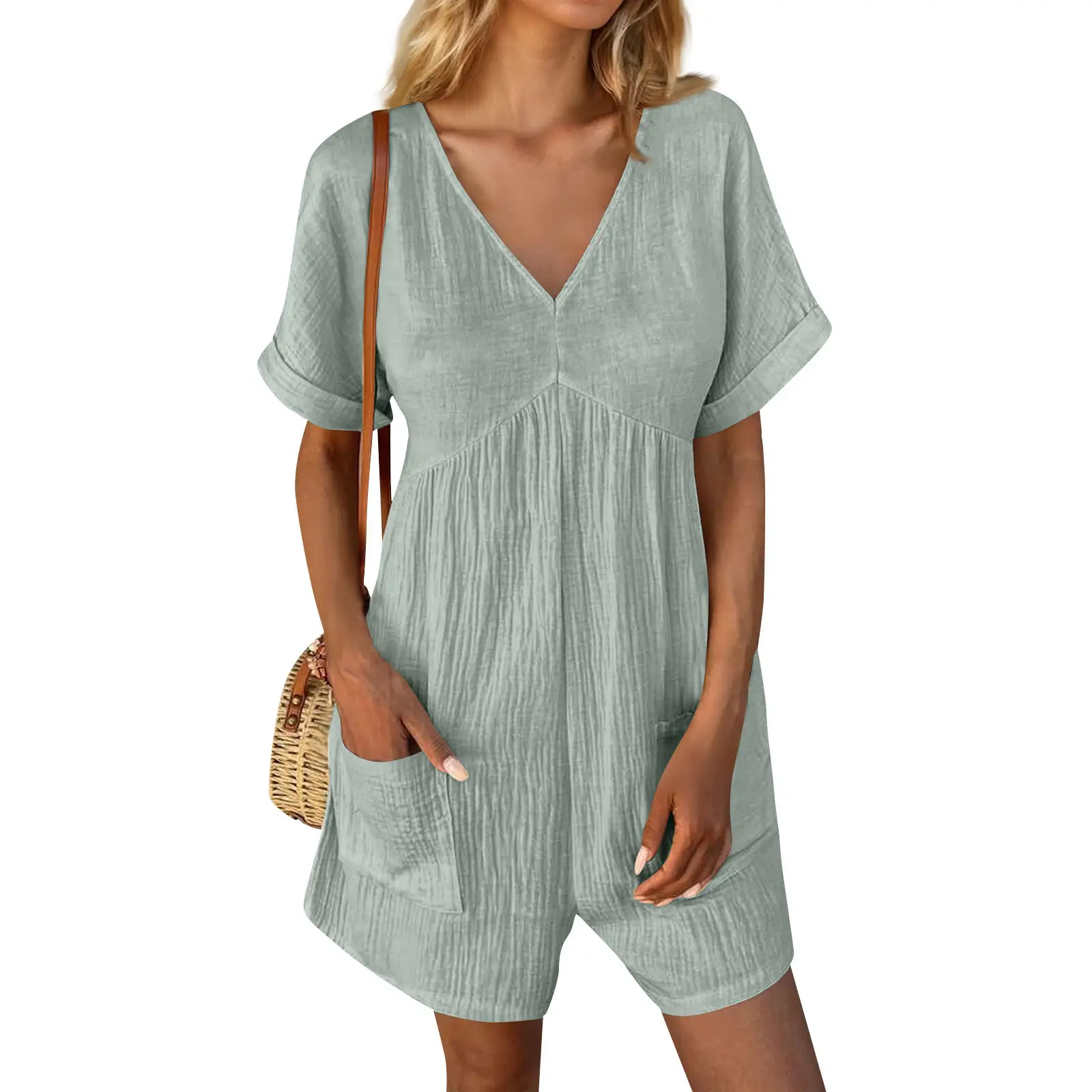 2024 Black V Neck Bat Cuff Shorts Set — feature 3