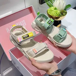 2025 Men Casual Korean Slippers White Red Blue — feature 2