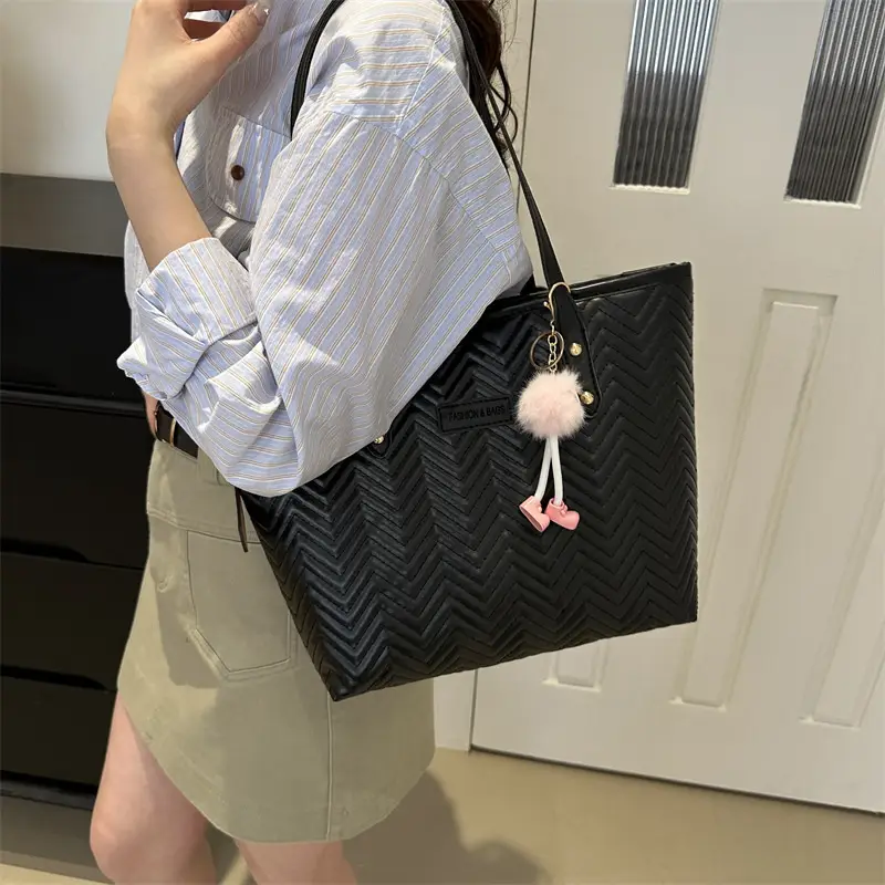 Women Large Shoulder Bag 2025 New Style Cream Chevron - Image 5