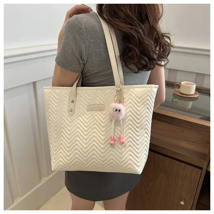 Women Large Shoulder Bag 2025 New Style Cream Chevron — feature 10