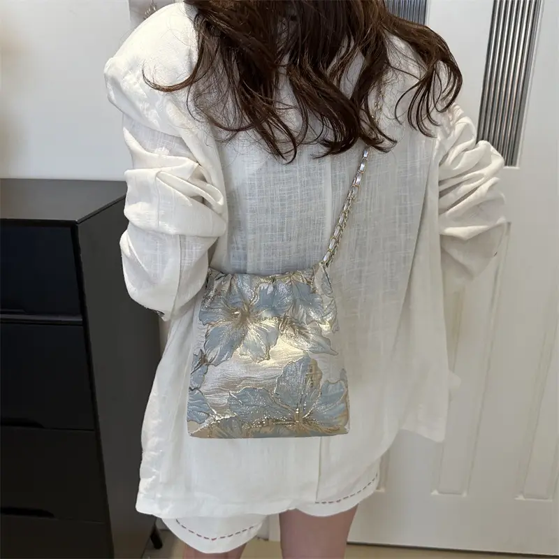 New Chinese Style Women's Bag with Butterfly Chain Crossbody - Image 5