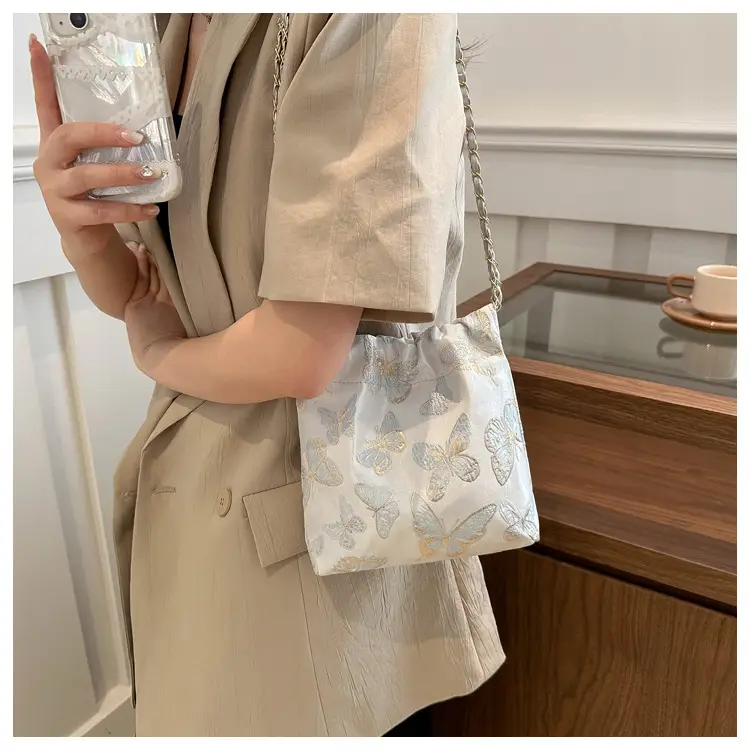 New Chinese Style Women's Bag with Butterfly Chain Crossbody — feature 10