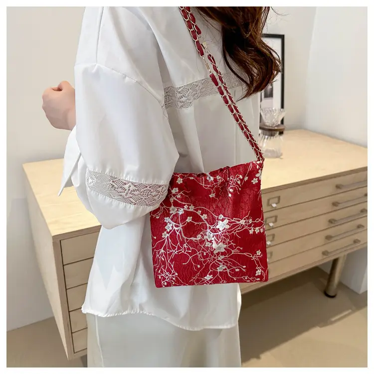 New Chinese Style Women's Bag with Butterfly Chain Crossbody — feature 15