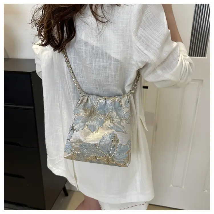 New Chinese Style Women's Bag with Butterfly Chain Crossbody — feature 19