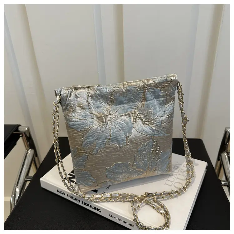 New Chinese Style Women's Bag with Butterfly Chain Crossbody — feature 22