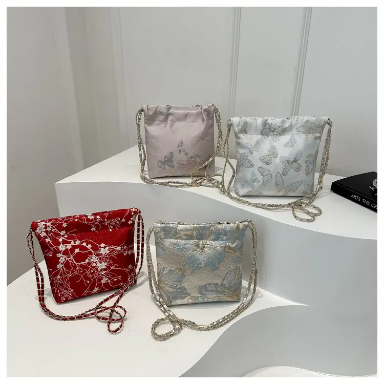 New Chinese Style Women's Bag with Butterfly Chain Crossbody — feature 24