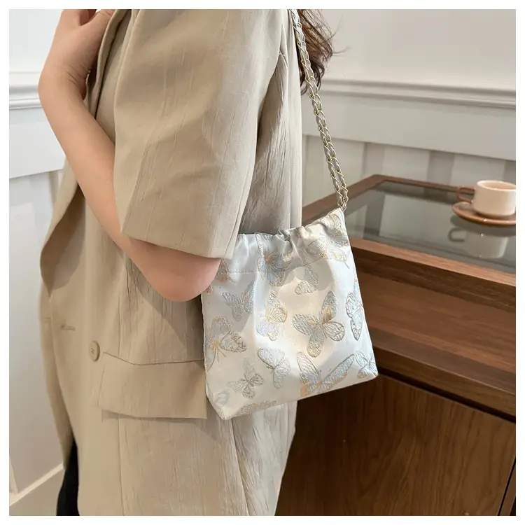 New Chinese Style Women's Bag with Butterfly Chain Crossbody — feature 8