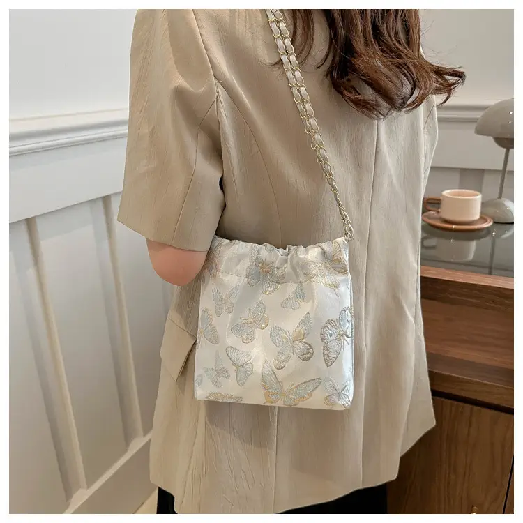 New Chinese Style Women's Bag with Butterfly Chain Crossbody — feature 9