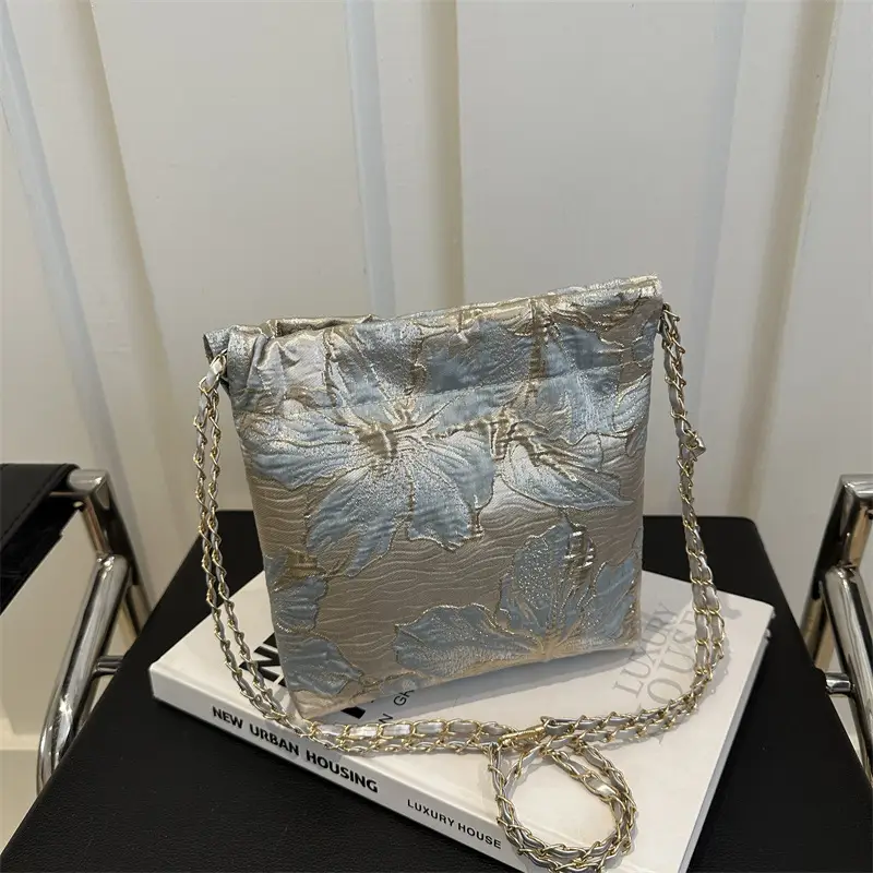 New Chinese Style Women's Bag with Butterfly Chain Crossbody - Image 2
