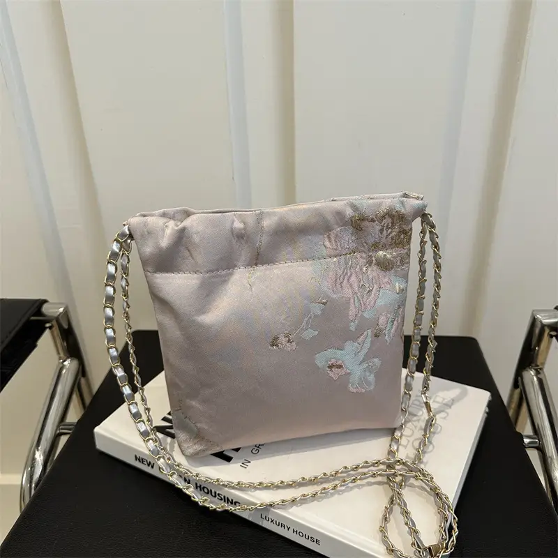 New Chinese Style Women's Bag with Butterfly Chain Crossbody - Image 3