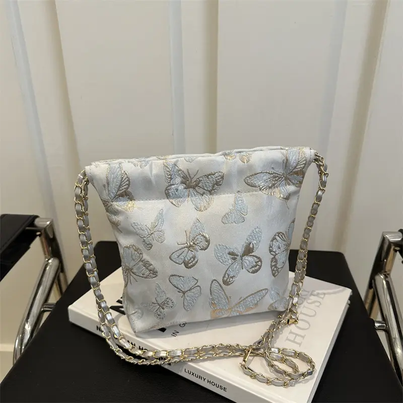 New Chinese Style Women's Bag with Butterfly Chain Crossbody - Image 4