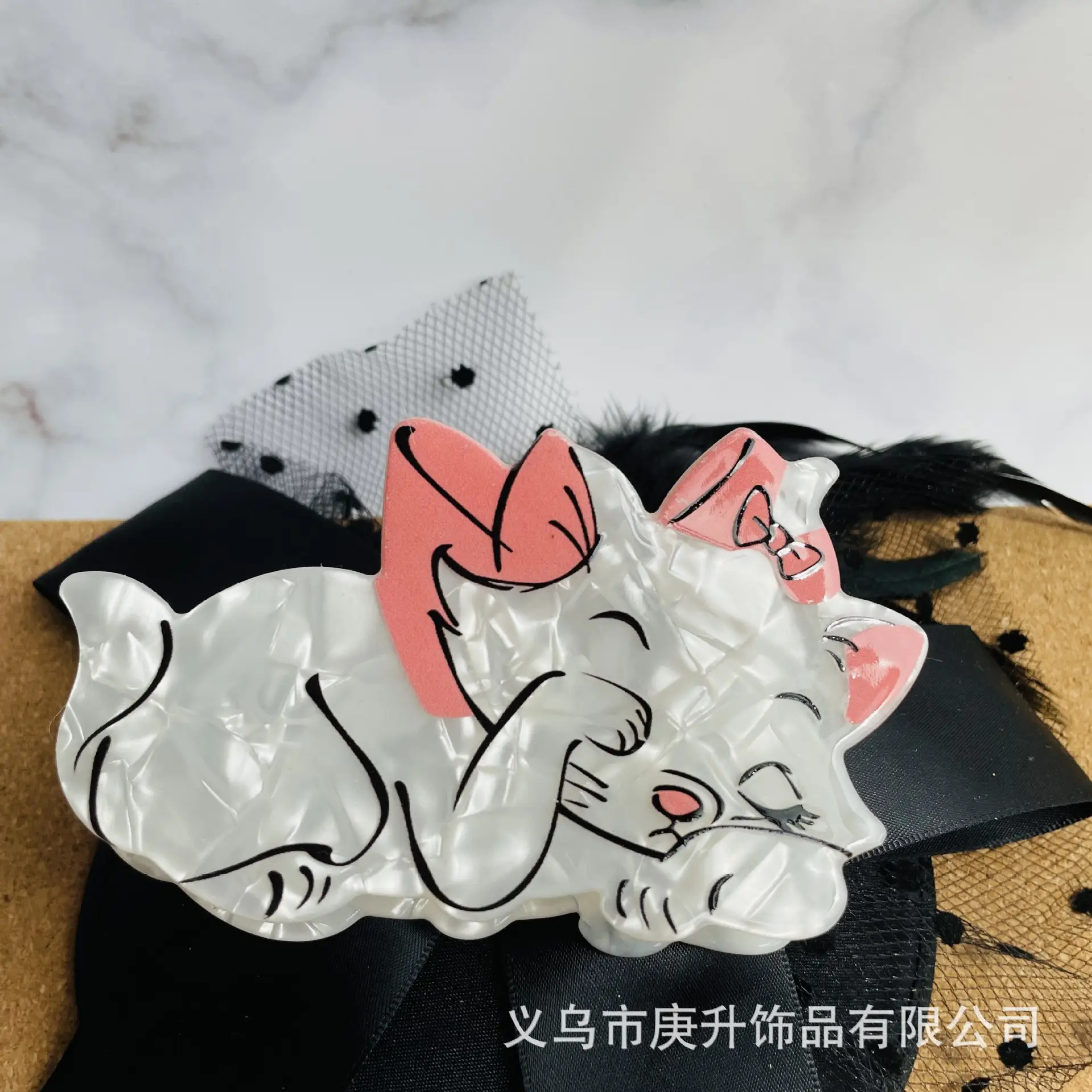 Mary Cat Clip with Shark Tail Design Black White - Image 8