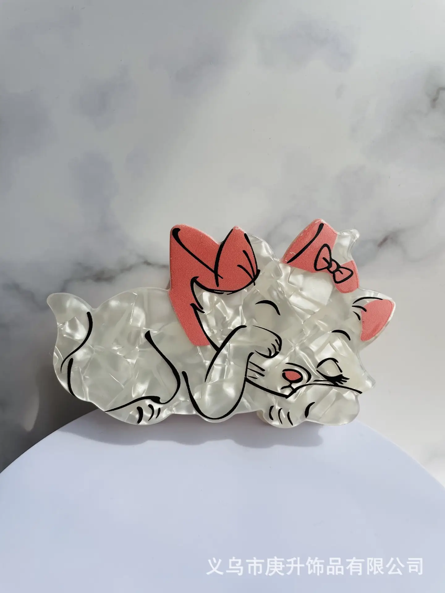 Mary Cat Clip with Shark Tail Design Black White — feature 9