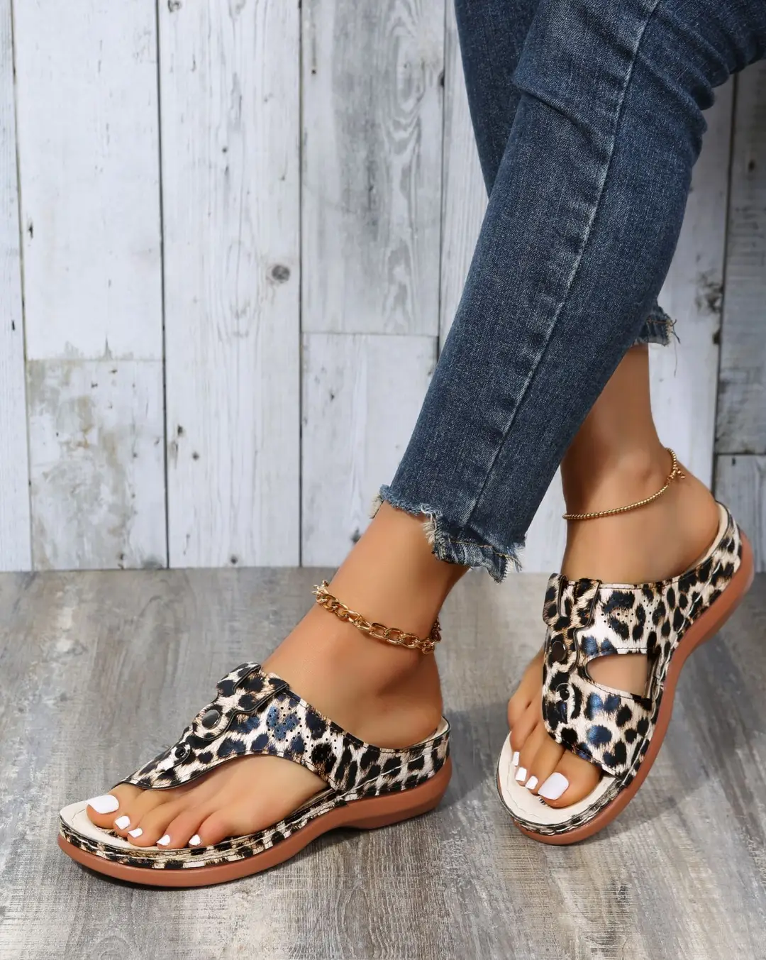 Foreign Trade Large Size Women's Slippers 2026 Spring and Summer New European and American Fashion Wedge Flip-Flops for Outdoor Wear Beach Women's Slippers — feature 8