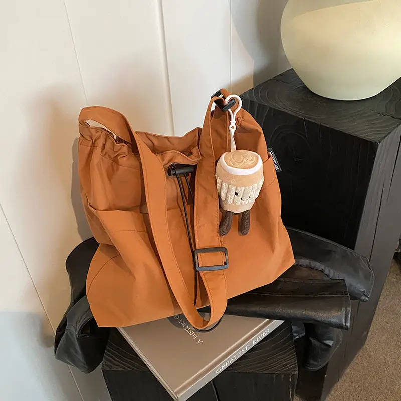 Women's Large Capacity Shoulder Bag for Class & Commuting - Image 10