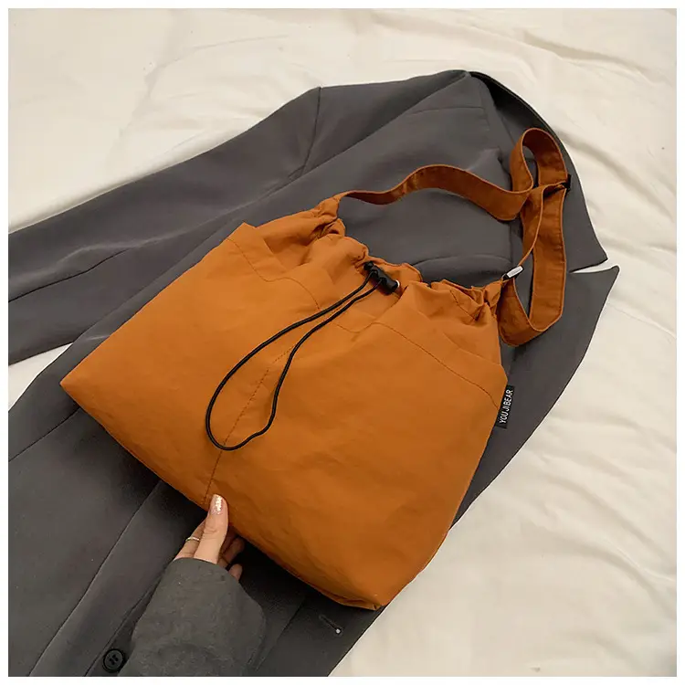 Women's Large Capacity Shoulder Bag for Class & Commuting - Image 5