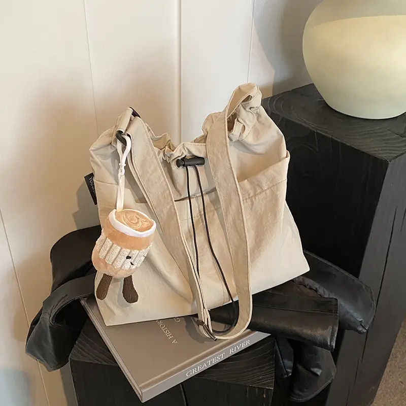 Women's Large Capacity Shoulder Bag for Class & Commuting - Image 6