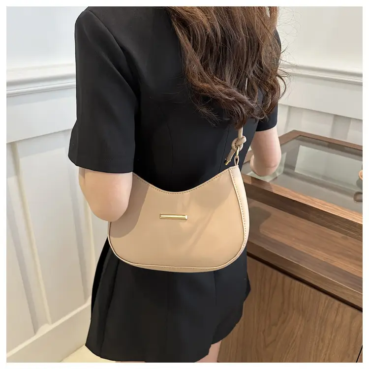 Black Half-Moon Crossbody Bag for Women 2025 — feature 10