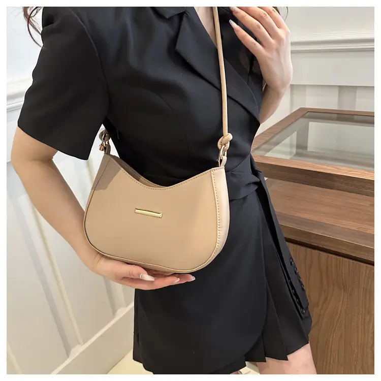 Black Half-Moon Crossbody Bag for Women 2025 — feature 8