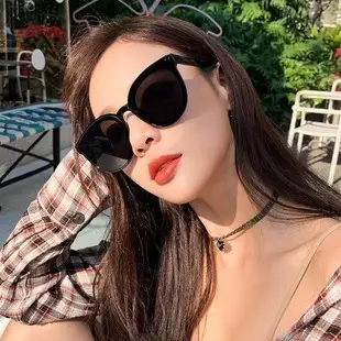 Oval Diamond Metal Sunglasses for Women — feature 2