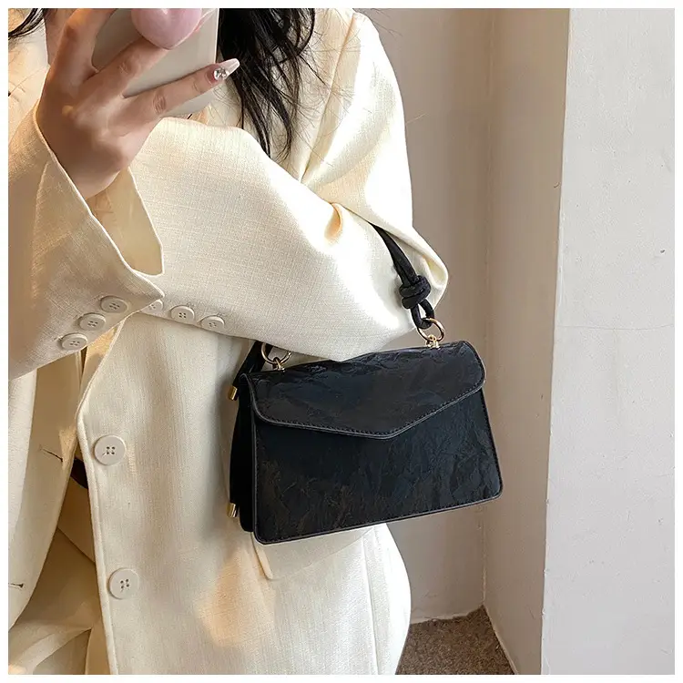 Women's Creamy Square Shoulder Messenger Bag 2024 — feature 27