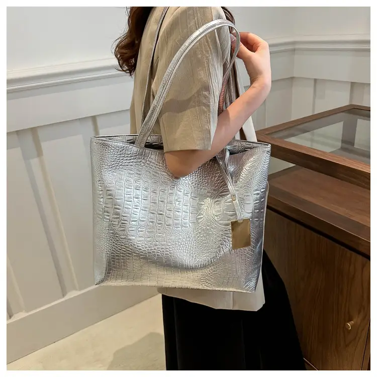2024 Black Crocodile PU Shoulder Bag for Women — feature 11