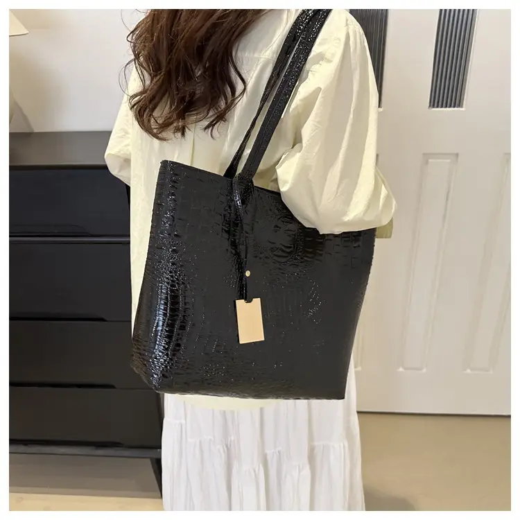 2024 Black Crocodile PU Shoulder Bag for Women — feature 17