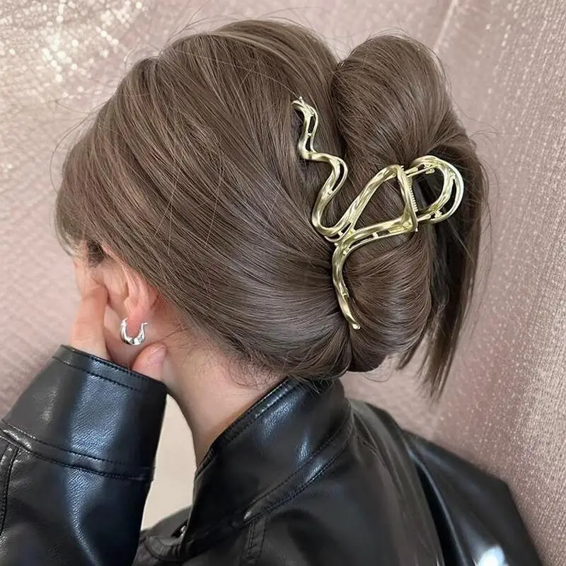 Elegant Shark Clip Hair Accessory for Women - Image 18